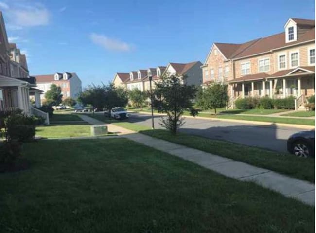 Building Photo - 1670 W Matisse Dr