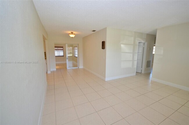 Building Photo - 481 W 55th Pl