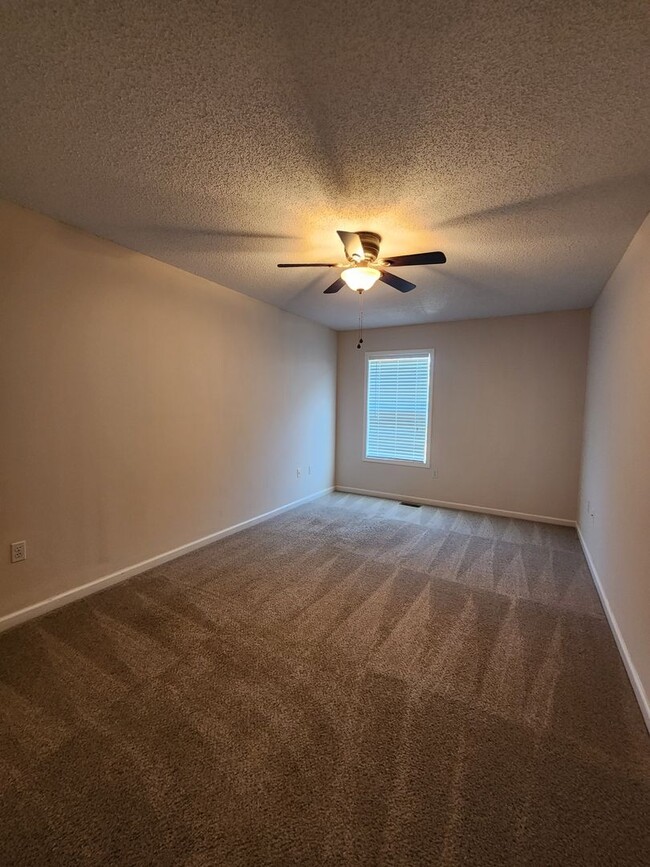 Building Photo - Dunwoody Subdivision