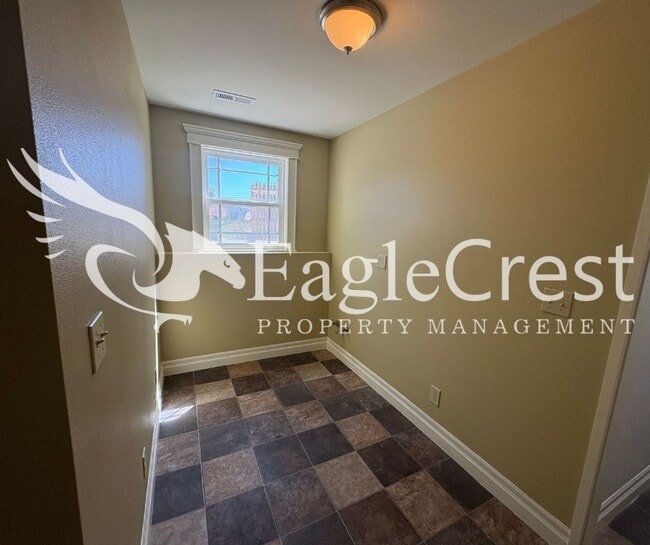 Building Photo - Beautiful Five Bedroom Home with Acreage