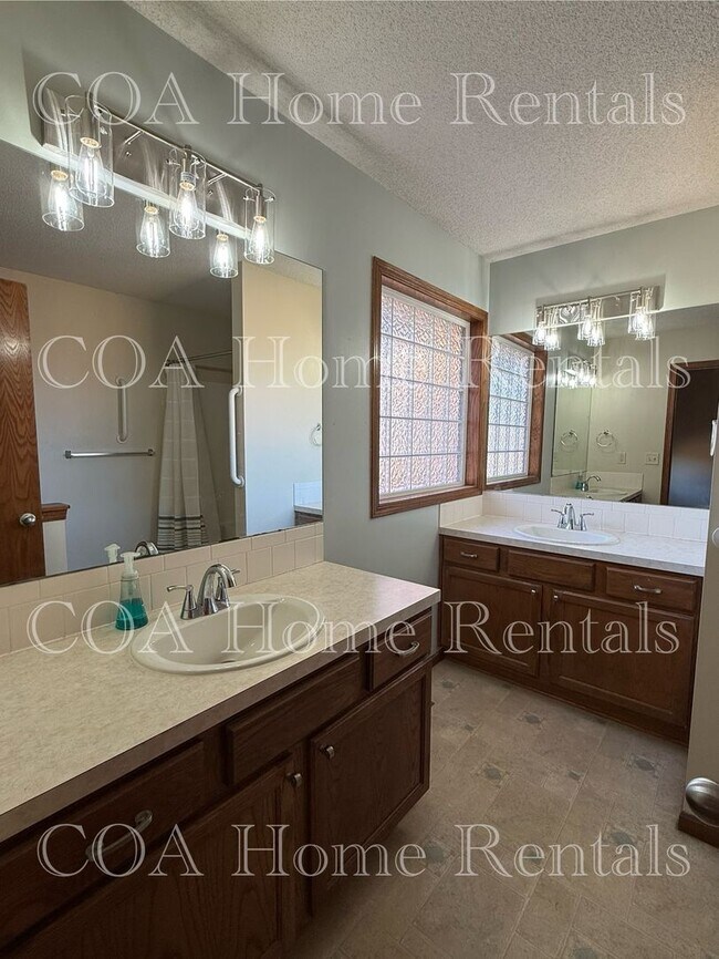 Building Photo - Amazing Home in Andover Kansas