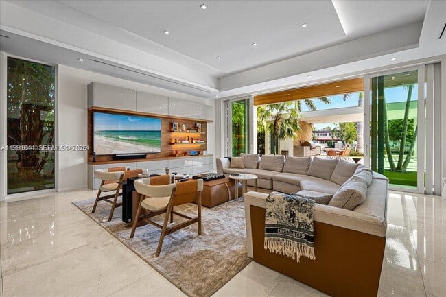 Building Photo - 3465 Meridian Ave