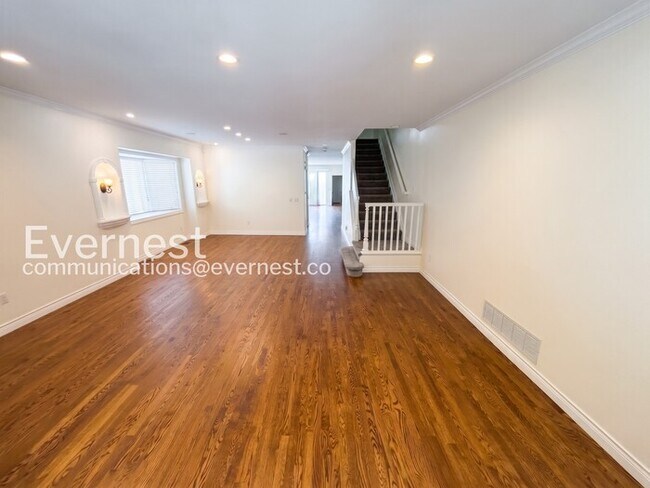 Building Photo - 268 S Garfield St