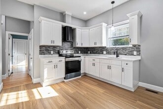 Building Photo - 51 Mansfield St