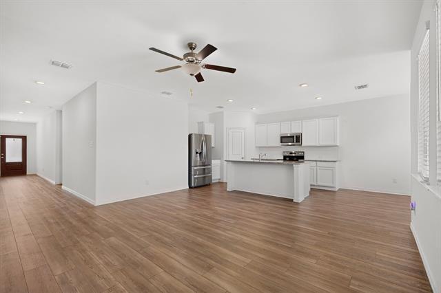 Building Photo - 11609 Silver Queen Dr