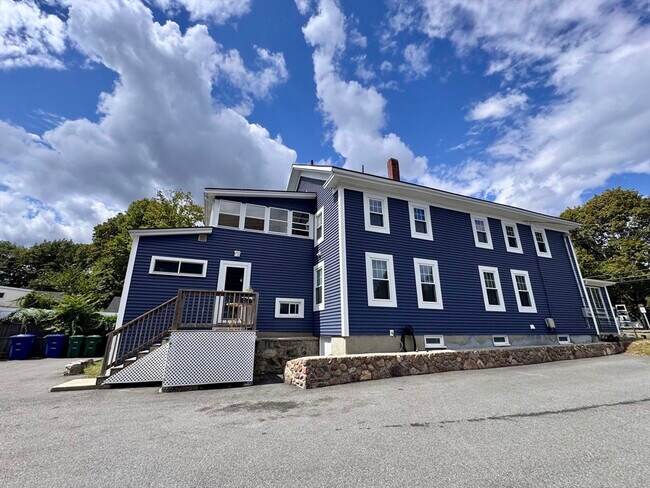 Building Photo - 117 Salem St