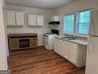 Building Photo - 720 Baker St