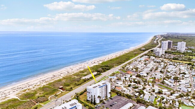 Building Photo - 5151 N Hwy A1A
