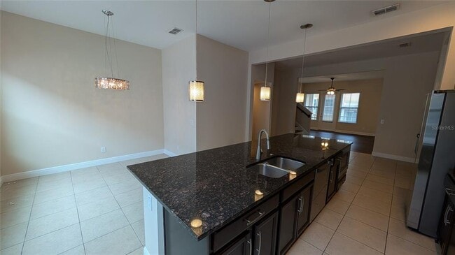 Building Photo - 584 Scotia Pl