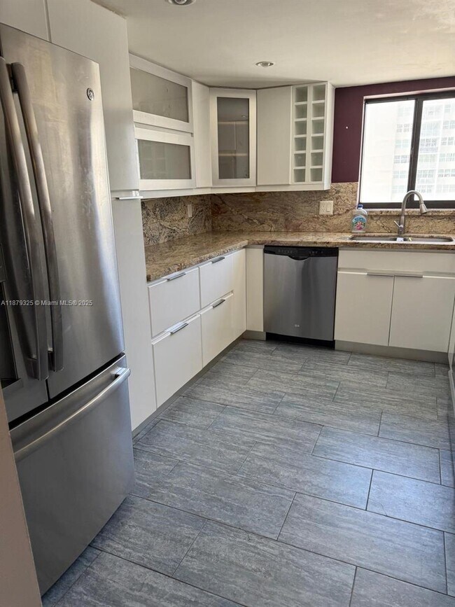 Building Photo - 1500 S Ocean Dr