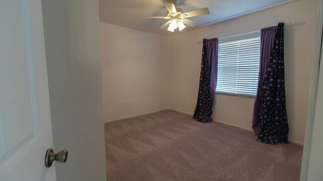 Building Photo - 1201 Springview Run