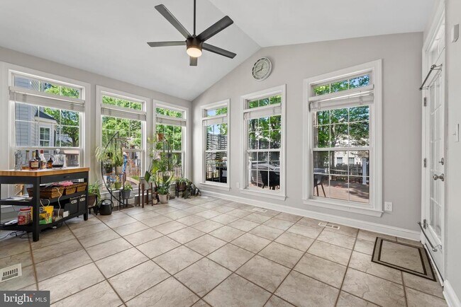 Building Photo - 43340 Wintersrun Ct