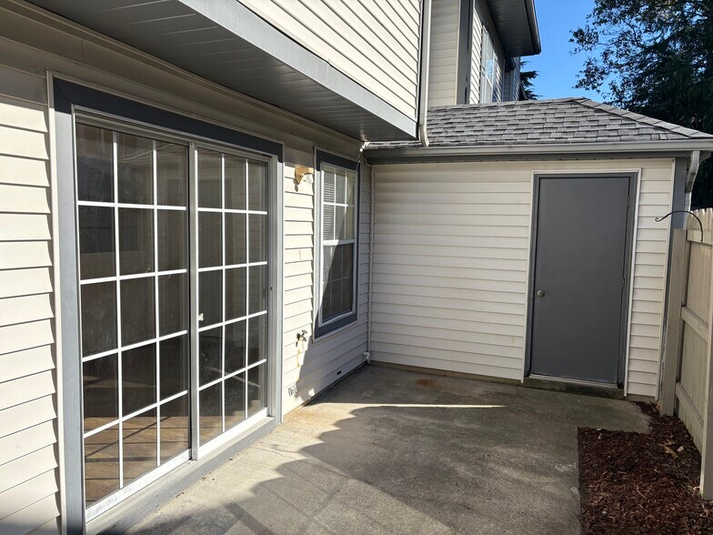 Building Photo - 4708 Shallowford Cir