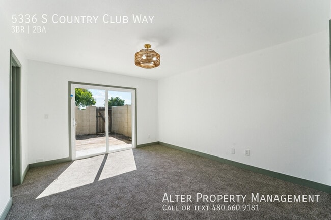 Building Photo - 5336 S Country Club Way