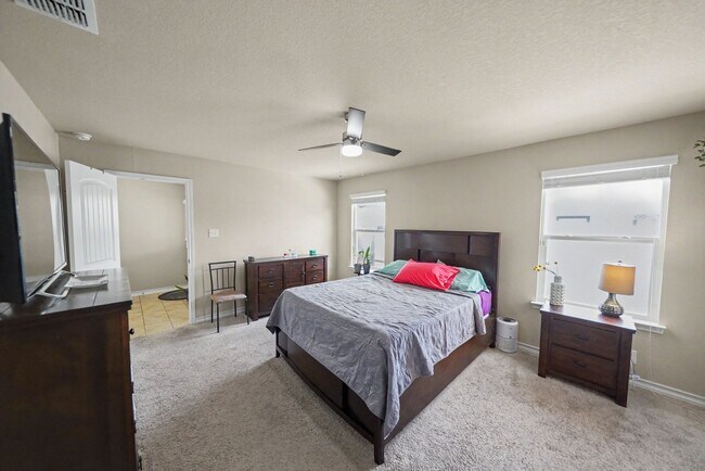 Building Photo - Spacious 4-Bedroom Retreat in Desirable Miller Ranch - Realtor Commission: $500