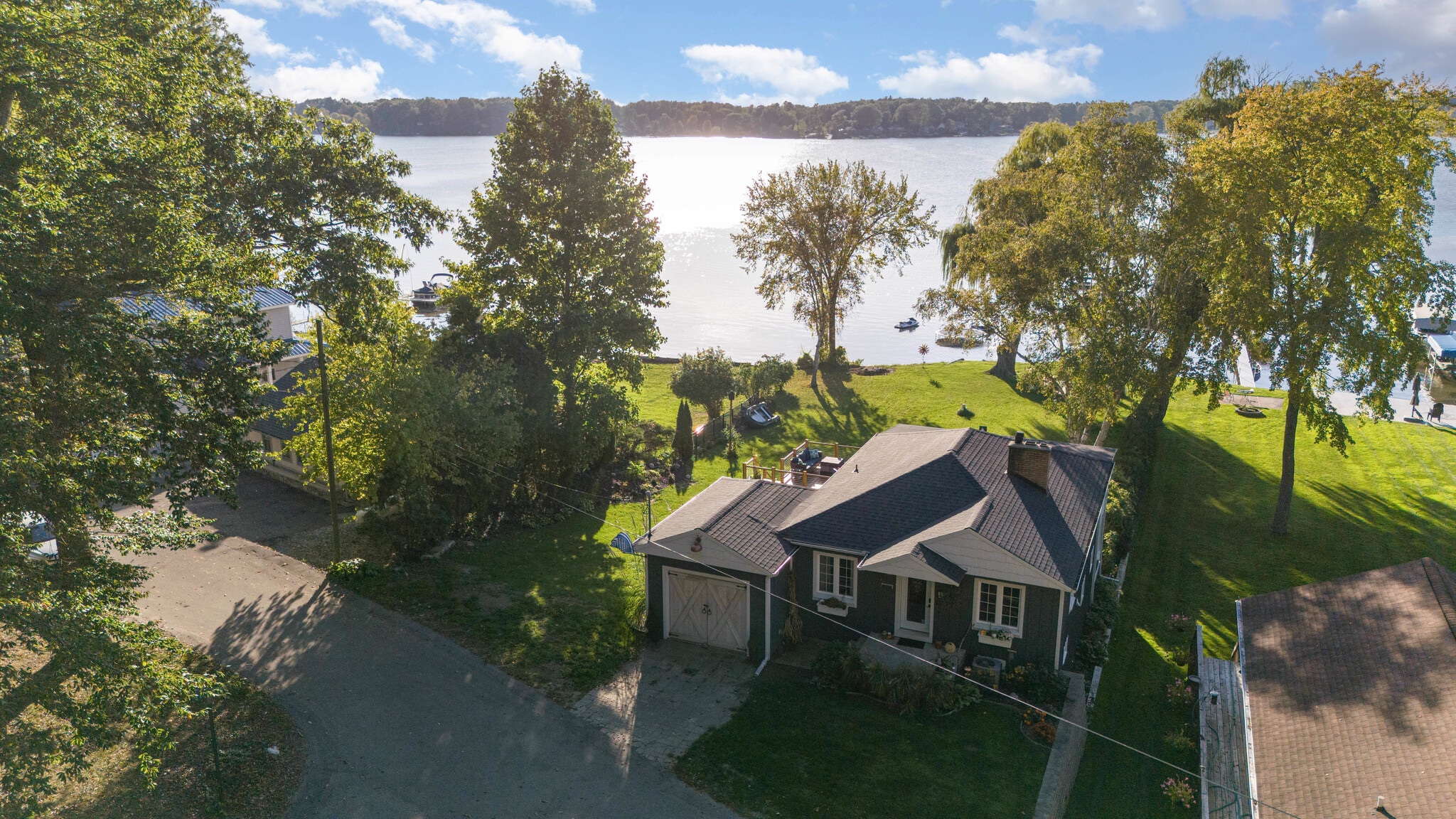 Building Photo - 15305 Silver Beach Dr