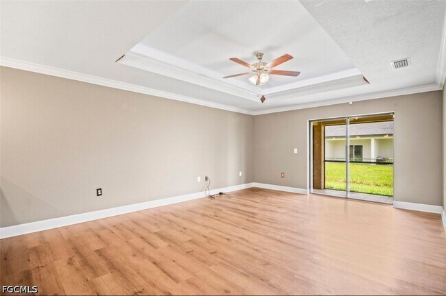 Building Photo - 1530 Gretchen Ave S