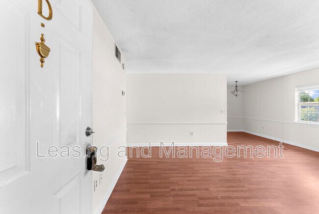 Building Photo - 201 Oakmont Ave