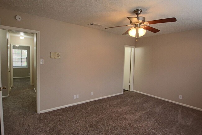 Building Photo - Delmar Dr. 2514/2516