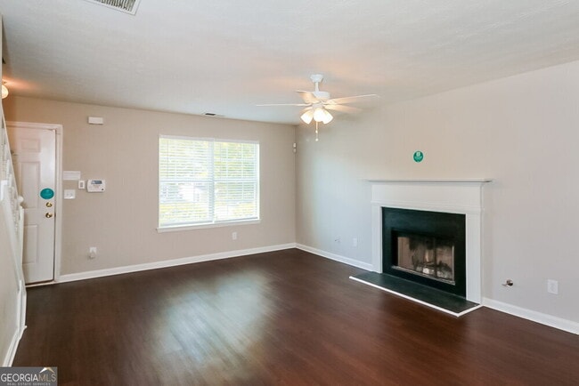 Building Photo - 3234 Diamond Blf
