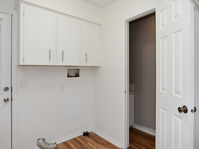 Building Photo - 355 Lincoln Ave