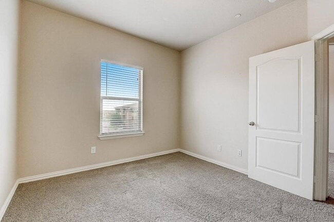 Building Photo - 2518 Adam Ln
