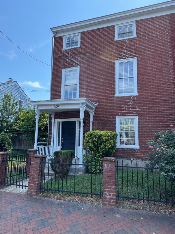Building Photo - 609 N 25th St