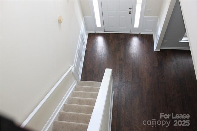 Building Photo - 2715 Old Ironside Dr