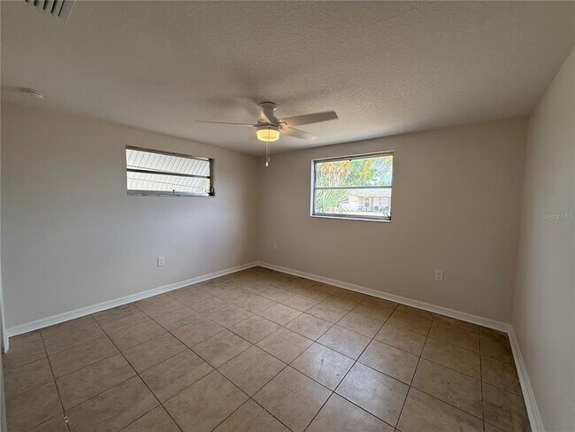 Building Photo - 5241 Sparrow Dr