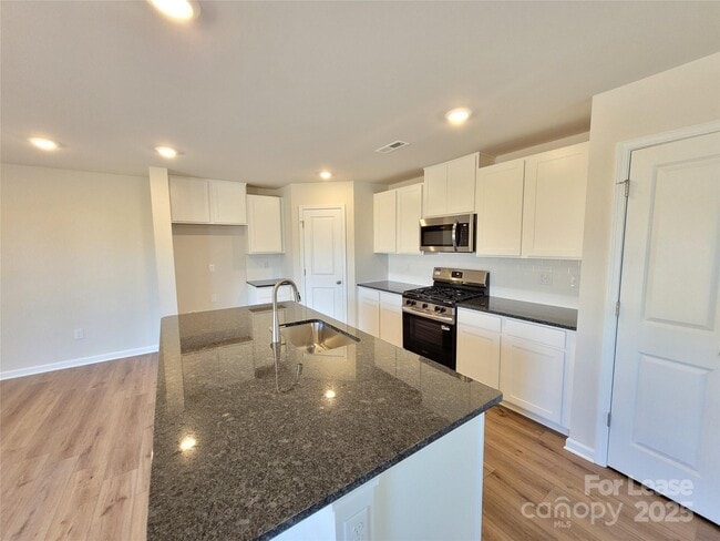 Building Photo - 124 Rock Ave