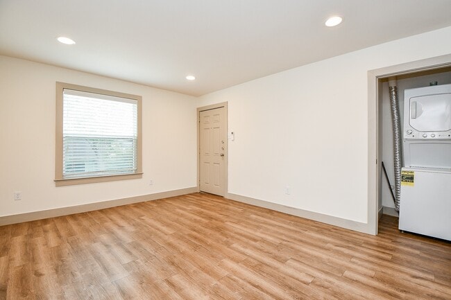 Building Photo - 1009 Enid St