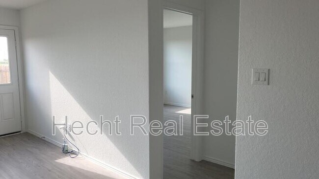 Building Photo - 9137 Navarro Vis