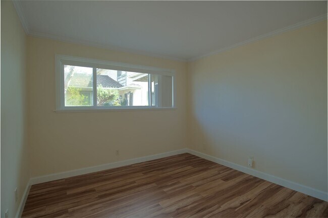 Building Photo - 2 Bedroom + 1 Bathroom Condo  | Marina Village | Port Hueneme | Unfurnished