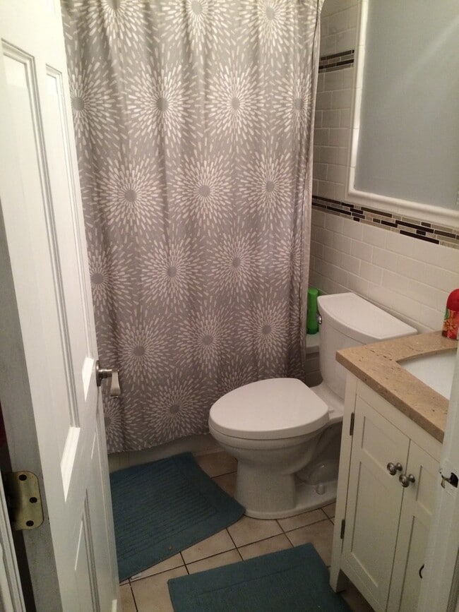 Building Photo - 3749 N Clifton Ave