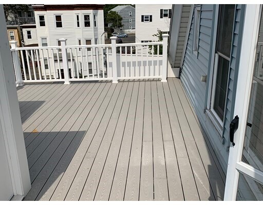 Building Photo - 81 Newton St