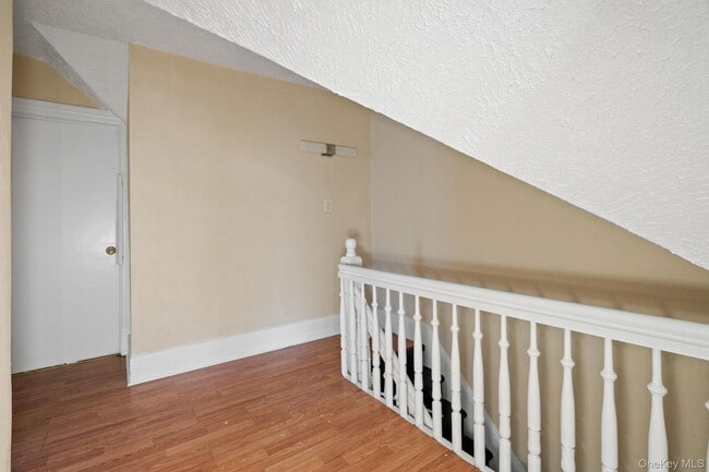 Building Photo - 61 Overlook Pl