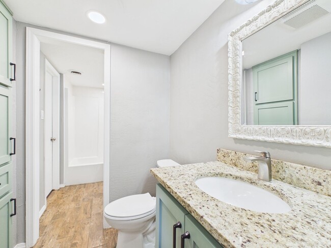 Building Photo - Beautiful in Belmar!