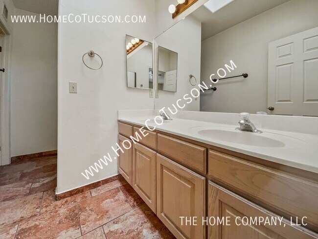 Building Photo - 1767 Deer Hollow Loop