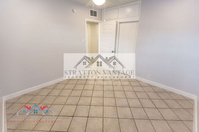 Building Photo - 5142 N 18th Pl