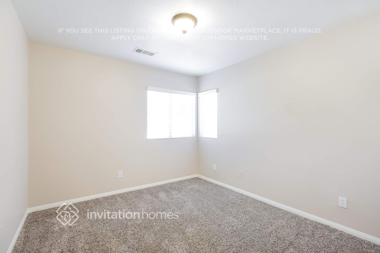 Building Photo - 8637 W Gilmore Ave