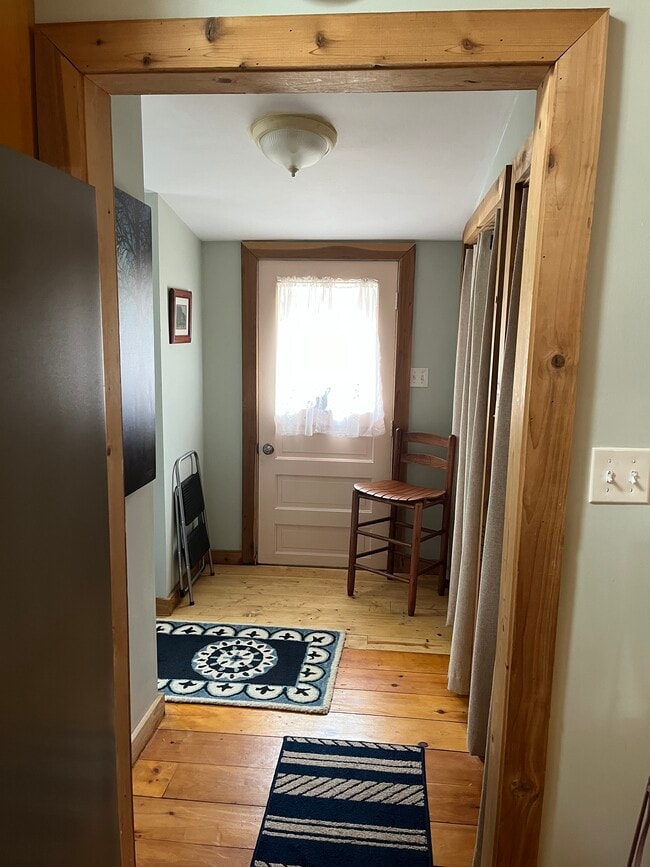 Building Photo - 785 Gunton Dr
