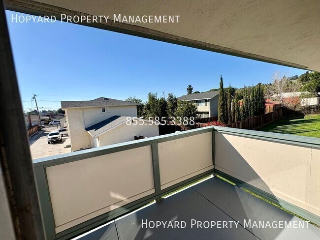 Building Photo - 1711 Tanager Ave