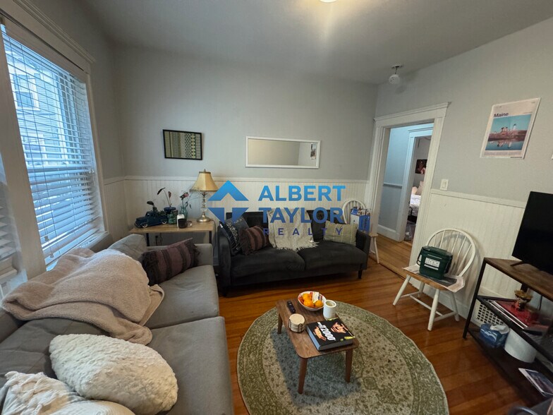 Building Photo - 25 Kelly Rd