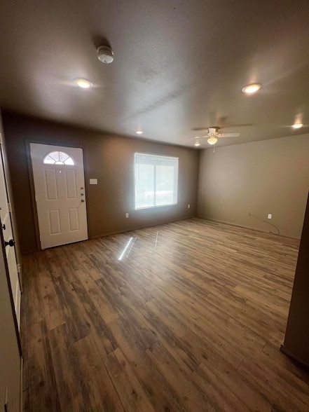 Building Photo - 1505 E 6th St