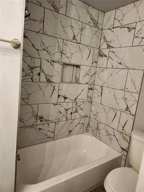 Building Photo - 324 Camelia Ave