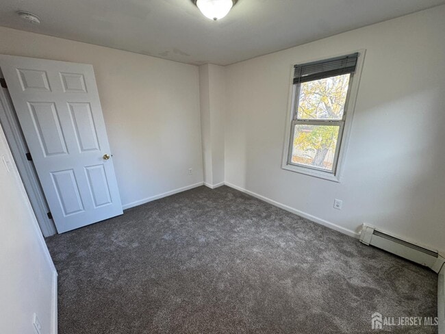 Building Photo - 317 Walnut St