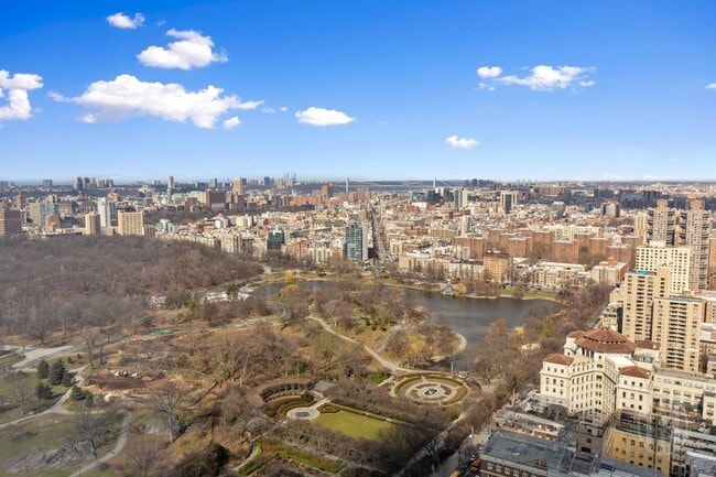 Building Photo - 1214 5th Ave