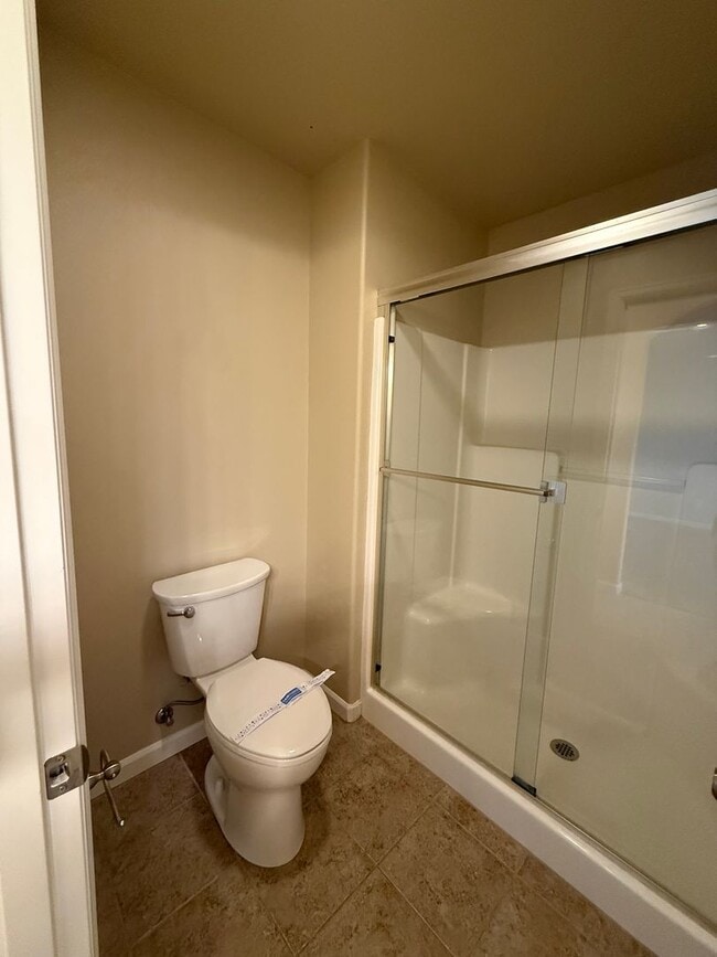 Building Photo - NW Bend 3 Bed/2.5 Bath Villa - Schaeffer D...