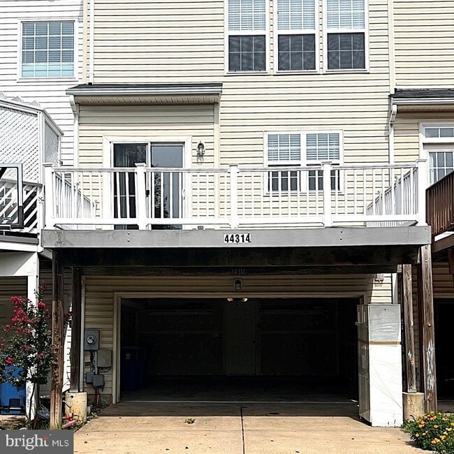 Building Photo - 44314 Cornish Ln