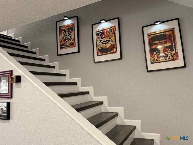 Building Photo - 7255 Woodlake Cir